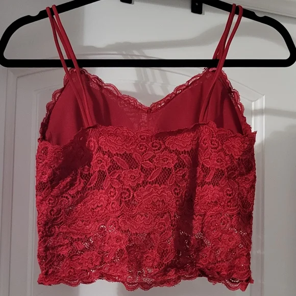 Elegant Red Lace Bralette - Picture 2 of 2